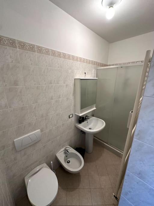 Comfy Apartment In Lecco 2 Exterior foto